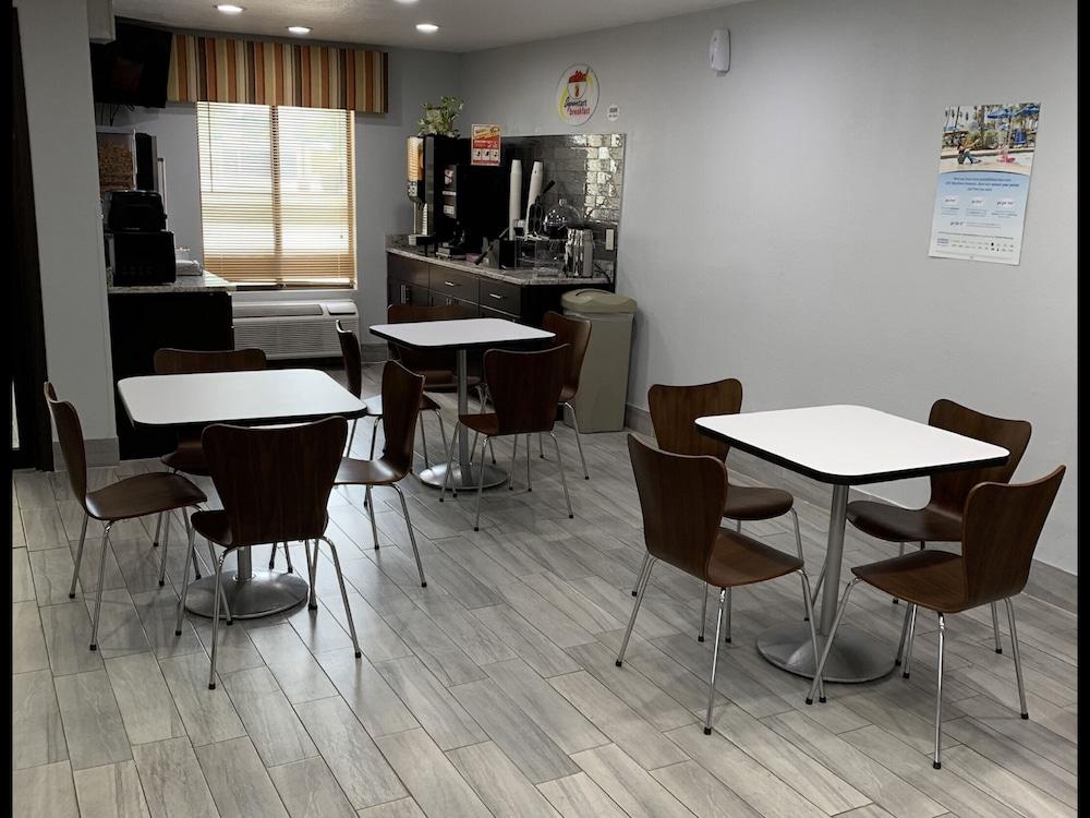 מלון Super 8 By Wyndham לינקולן מראה חיצוני תמונה
